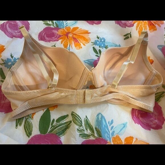 💥Hecho Embroidery Design Fashion Sexy Bras 38C - Picture 6 of 11